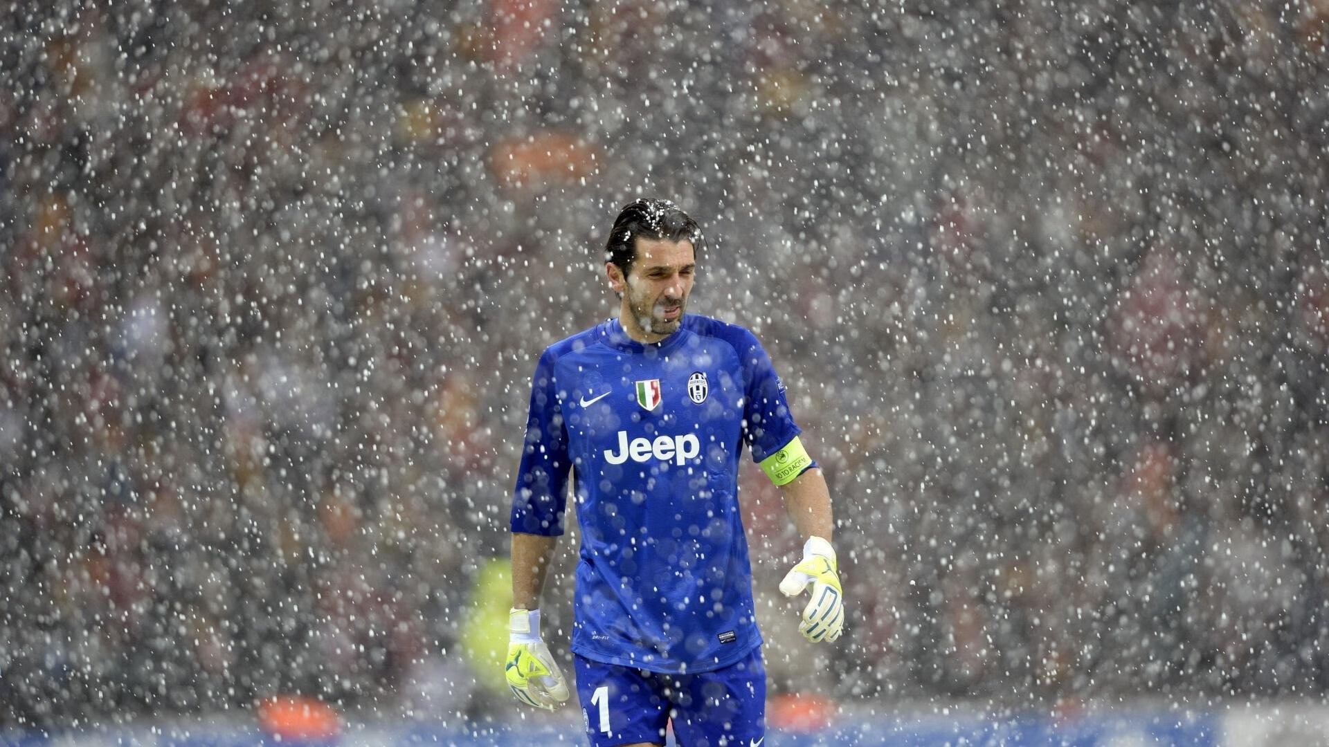 世界杯小组赛第二轮：乌拉圭3比0横扫小组对手 苏亚雷斯助攻帽子戏法